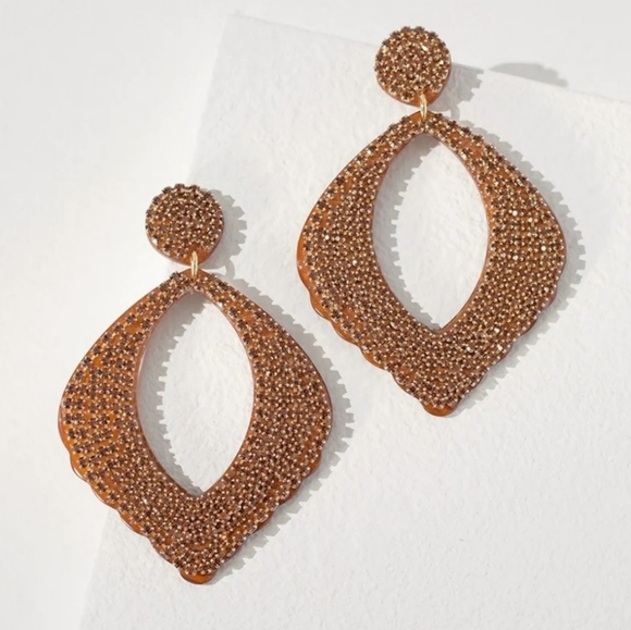 NWT Chicos Shimmery Moroccan Gold Drop Hoop Earrings - Picture 4 of 10